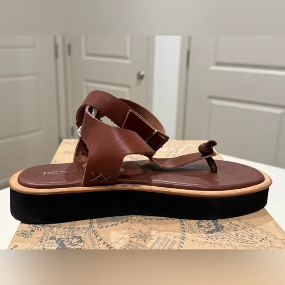 NWT Free People Hazel Flatform Sandals 9 Coconut Shell Brown Leather Toe Post - Picture 12 of 15